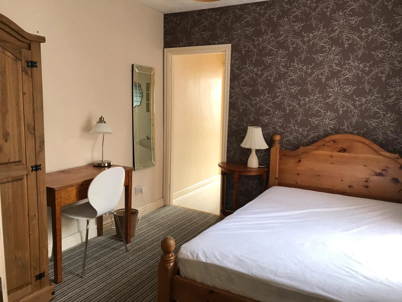 Monks Road, LN2 5JJ - 7 Bed - Thumbnail 4